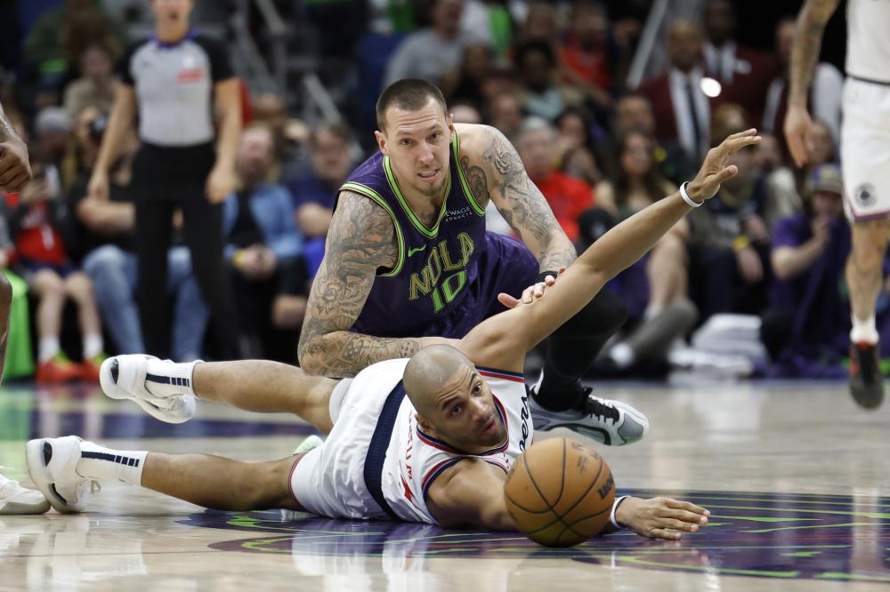 防守稳健 防守稳健