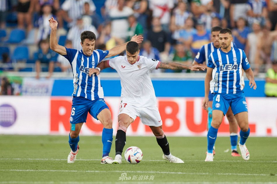 南北两侧的 南北两侧的